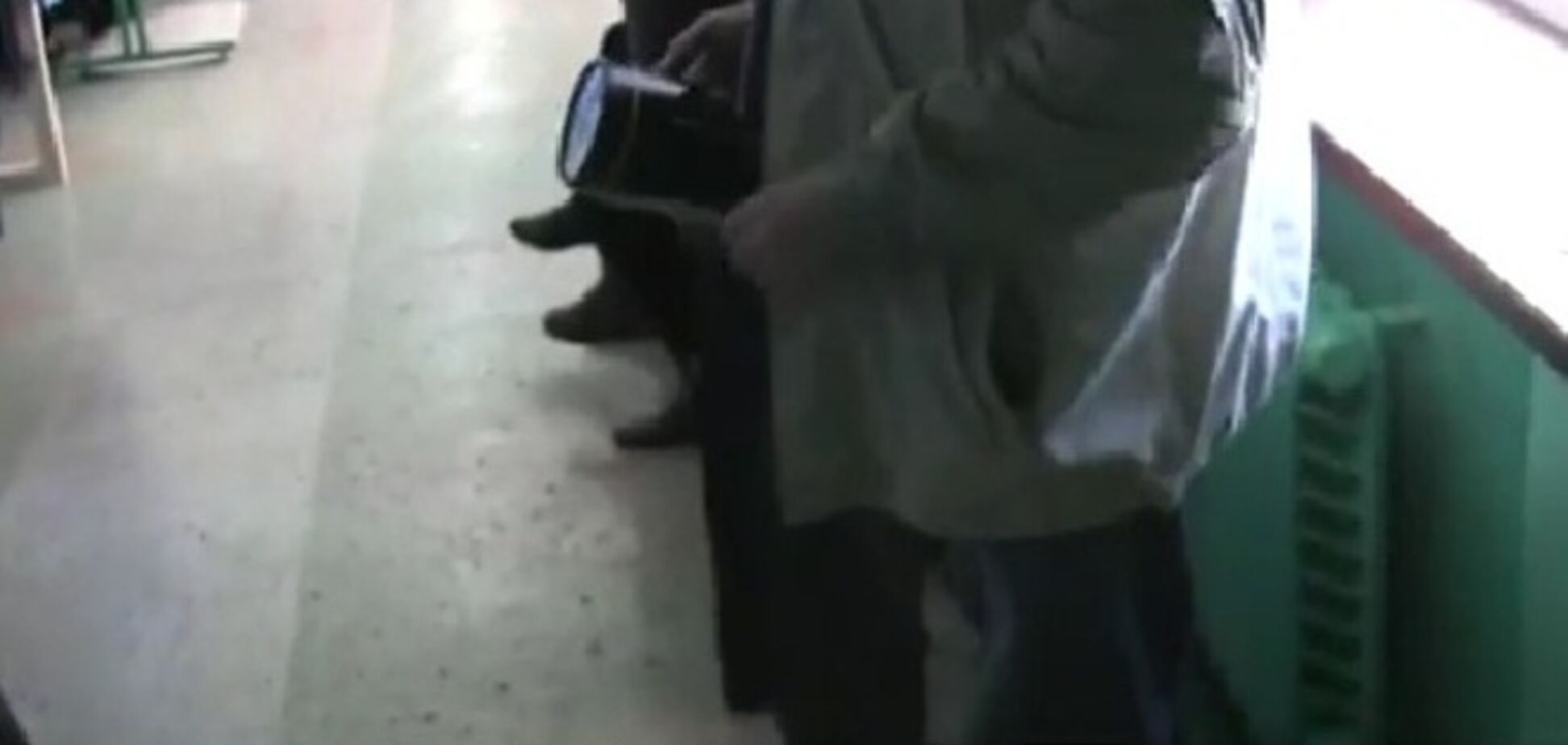 В Славянске избиратели голосуют с фонариками