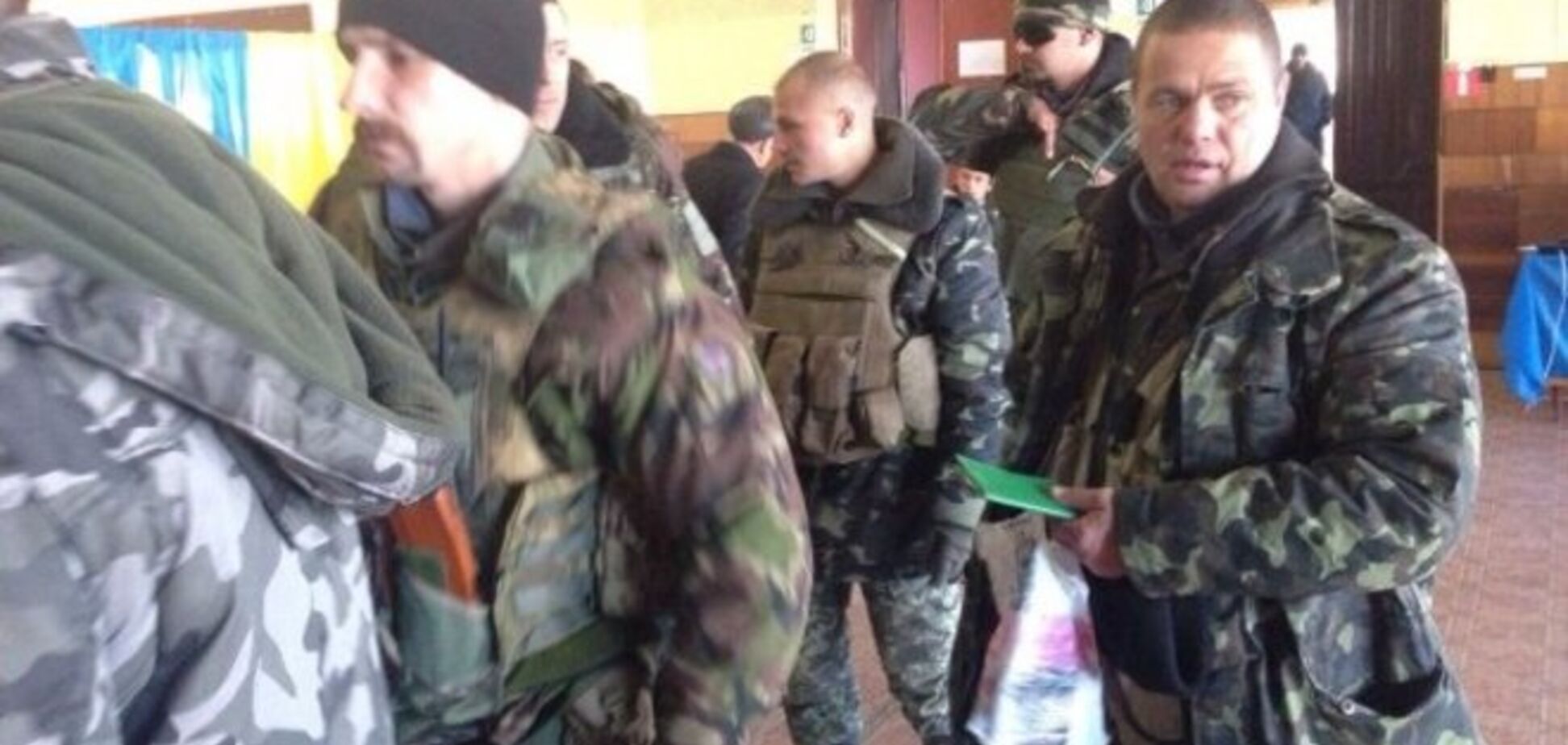 Бойцы АТО из Киева голосуют в Новоайдаре: опубликованы фото