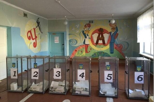 В Мариуполе с 8 утра началось активное голосование на избирательных участках