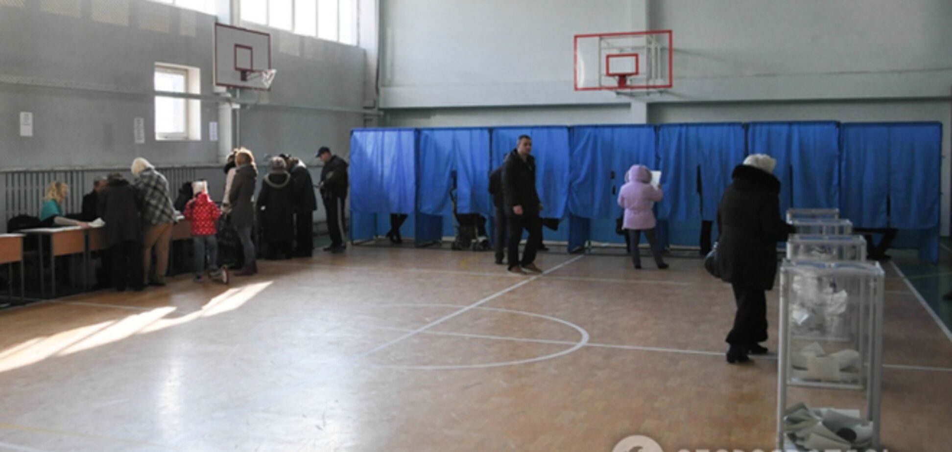 В милицию Киева поступило несколько десятков сообщений о нарушениях на участках