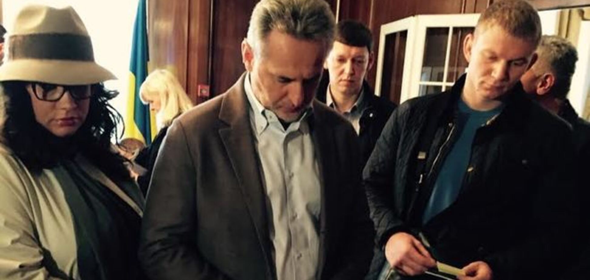 Дмитрий Фирташ с женой проголосовали в Вене