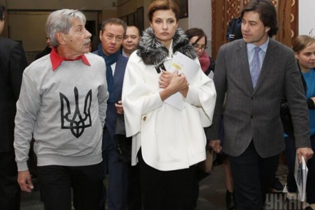 Образ дня. Марина Порошенко в стильном белом пальто с мехом