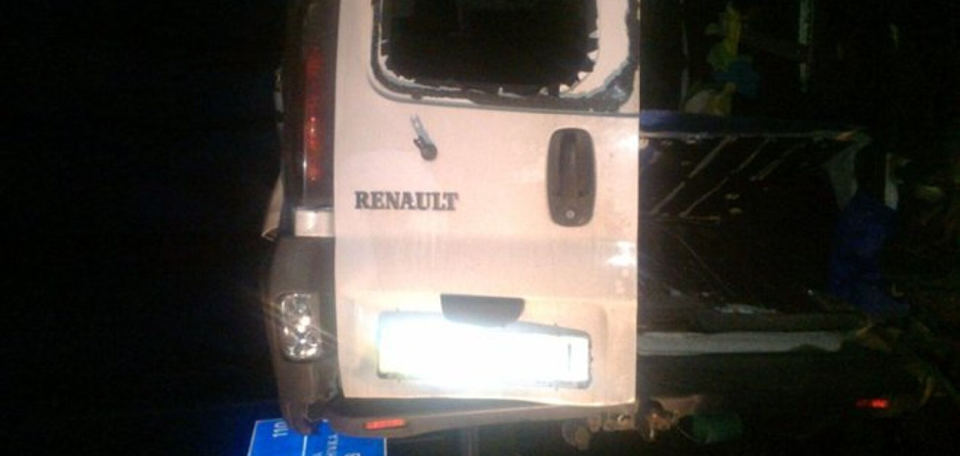 На Киевщине автомобиль с бюллетенями попал в смертельное ДТП: появилось фото и видео