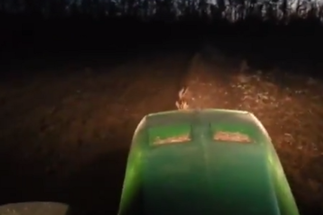 Российский тракторист рассказывает шокирующую правду о Путине, Украине и жизни в России: видеообращение с пахоты