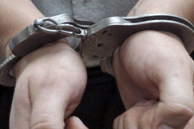 На київському вокзалі затримали людину з гранатою і автоматом