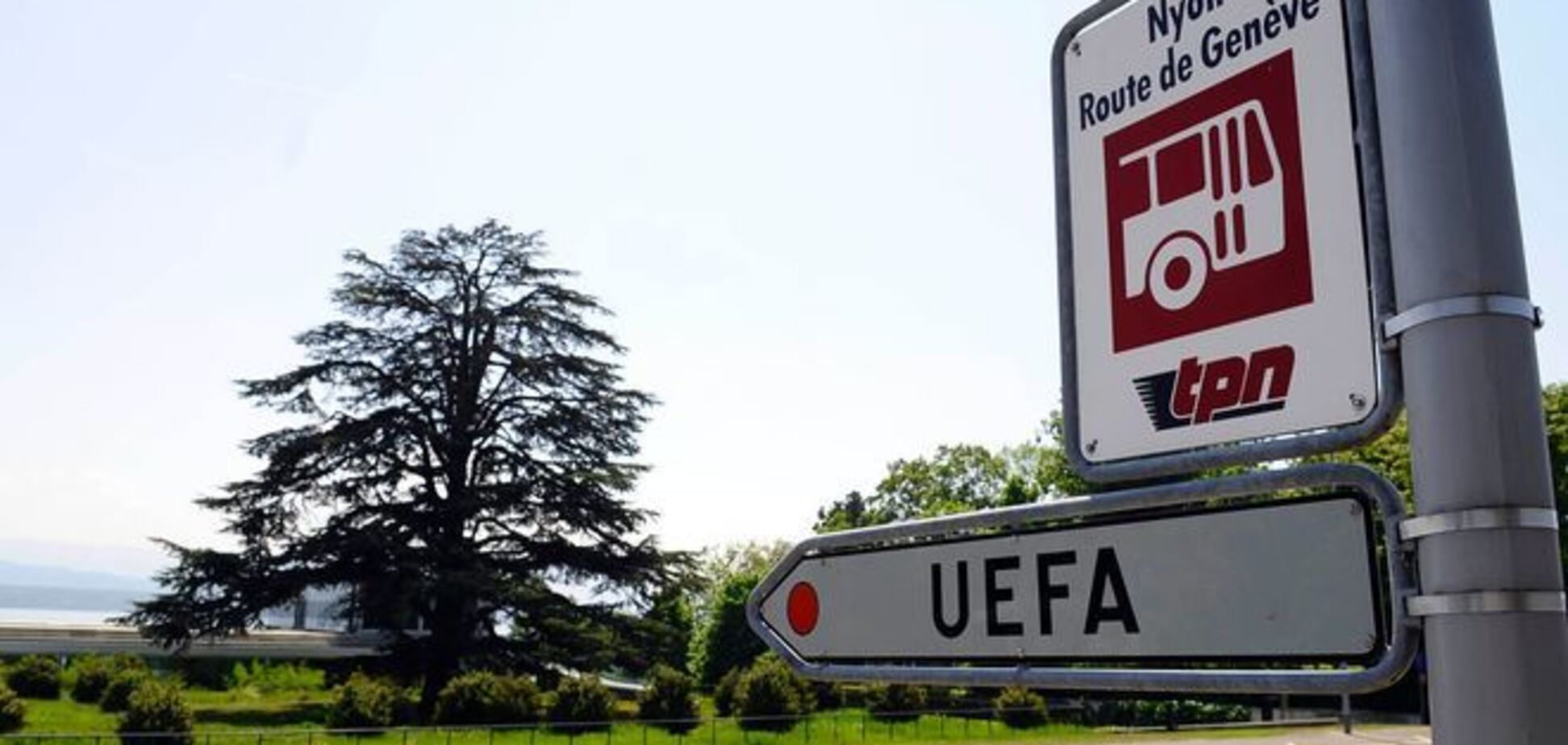 УЕФА организует встречу с представителями Украины и России по вопросу Крыма