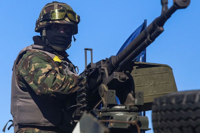 Террористы из 'Градов' обстреляли аэропорт в Донецке