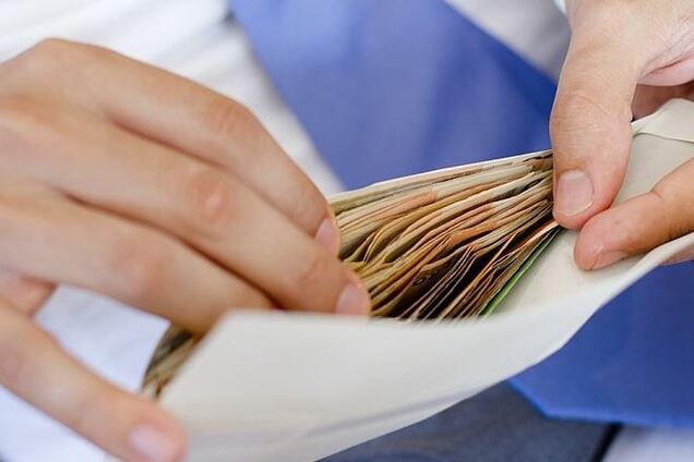 Как обеднели украинцы: автомобили стали роскошью, а зарплаты упали до уровня 2006 года