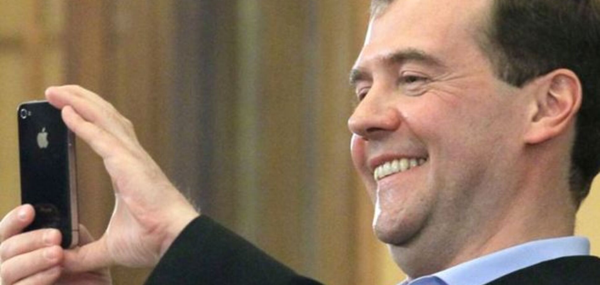 В России чиновник оправдал госзакупку iPhone 6 'рабочей нуждой': 'Apple - защита от дурака'