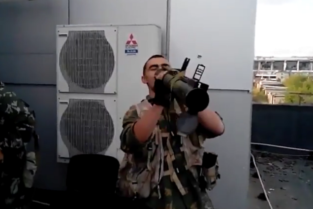 Террористы в донецком аэропорту опозорились, показав свое неумение обращаться с боевой техникой: опубликовано видео