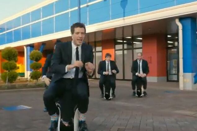Запальний шедевр! Новий кліп групи OK Go: співати, 'осідлавши' сігвеї