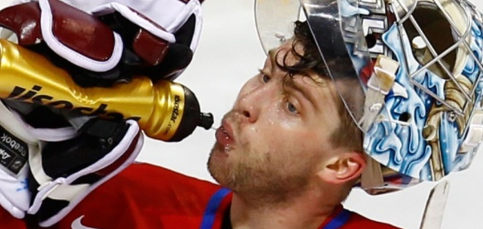 Российская модель намерена отсудить у знаменитого хоккеиста $1 млн