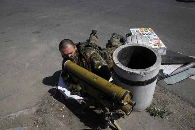 Террористы перекрашивают танки и шьют форму Нацгвардии: готовятся массовые провокации на день 'выборов'