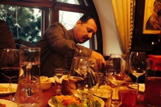 Стрелков расплакался и подтвердил смерть 33 добровольцев из России во время штурма донецкого аэропорта