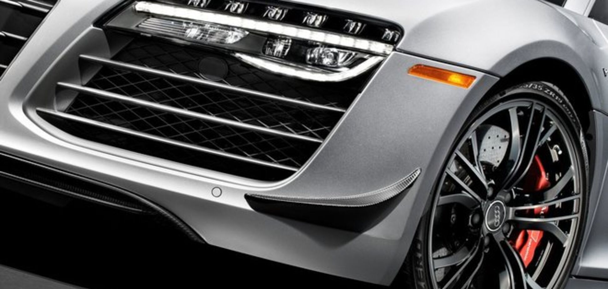 Ауди сделала уникальную спецверсию суперкара R8