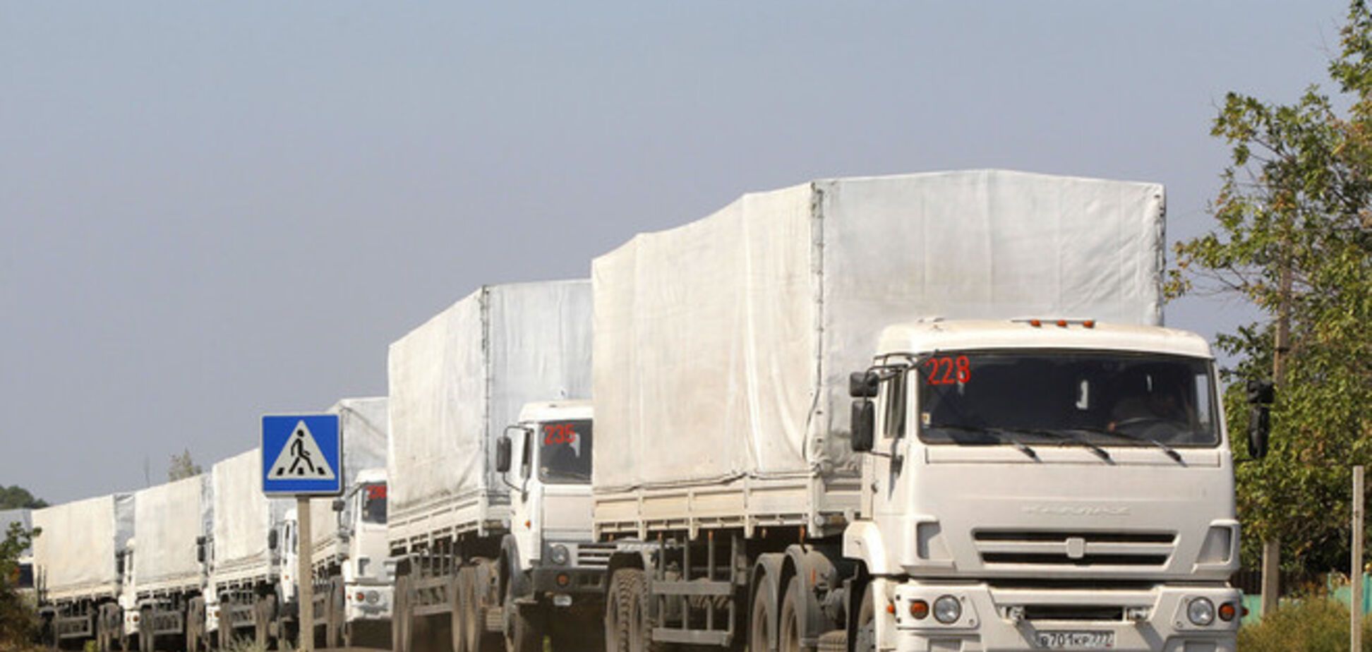 Автоколонна из 100 грузовиков 'гумконвоя' России уже прибыла в Воронежскую область