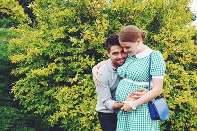 Звезда шоу 'Х-фактор' вышла замуж и родила сына