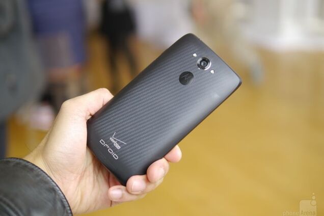  Motorola выпустила турбо-смартфон: топовое железо и начинка