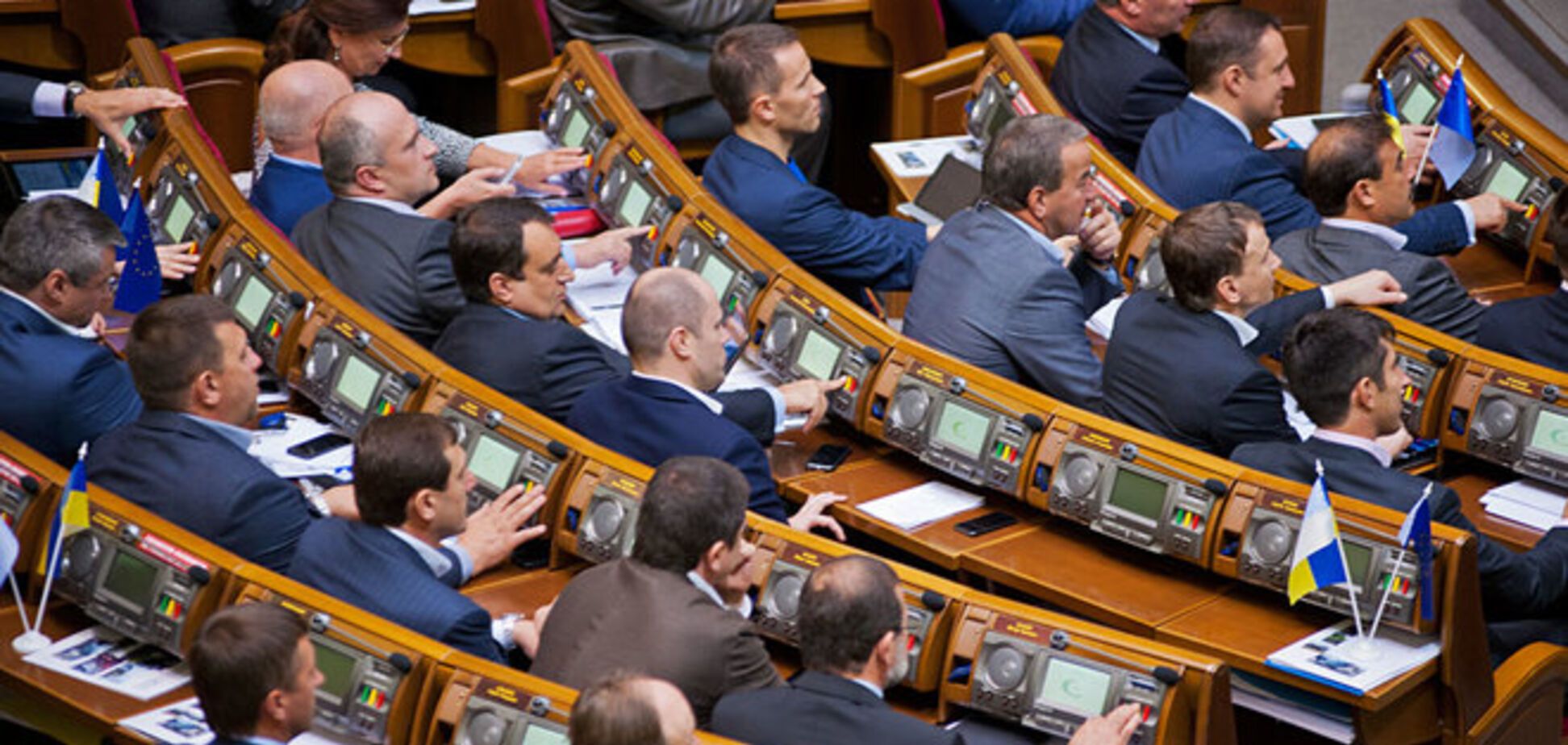 У Порошенко предложили заставить депутатов голосовать за законы Кабмина