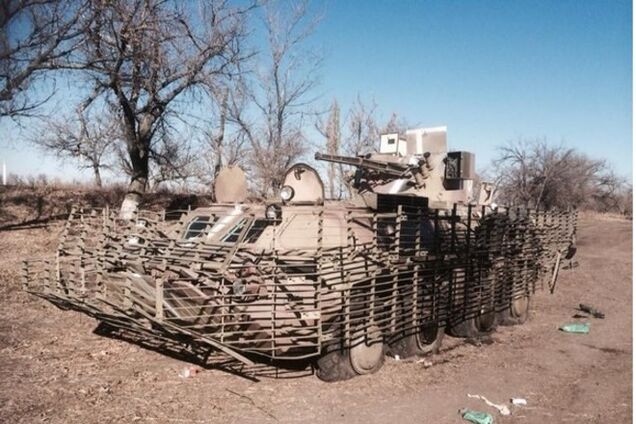 Боевики похвастали фото захваченного неисправного БТР у 32 блокпоста на Луганщине