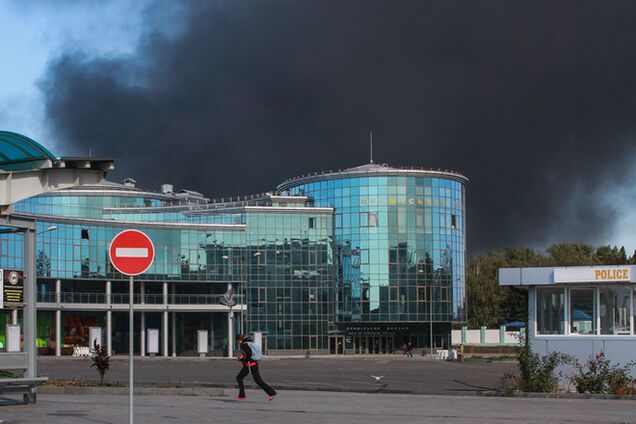 Бойовики застосували димові шашки під час штурму аеропорту в Донецьку