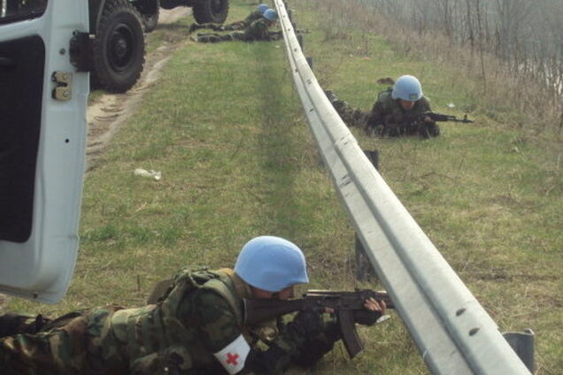 Миротворцы РФ отрабатывают действия в зоне 'условного конфликта'