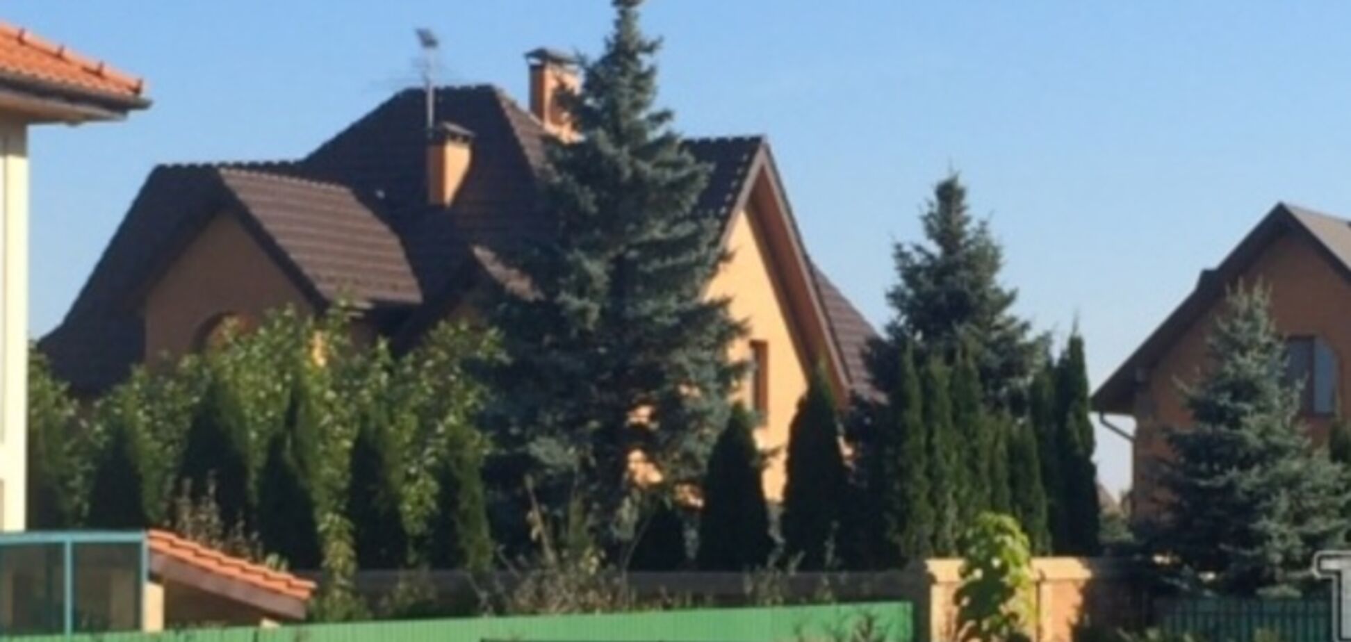 СМИ опубликовали фото и видео дома Генпрокурора Яремы в элитном коттеджном городке