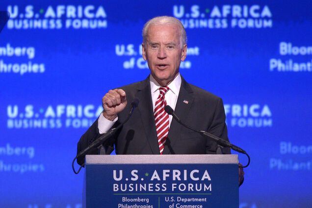 Евросоюз ввел санкции против России под давлением США - Байден