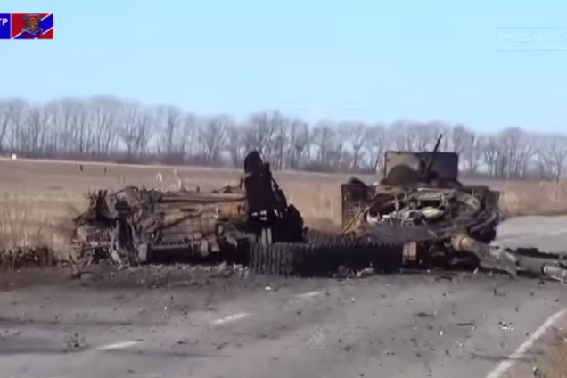 Боевики сняли на видео разбитую колонну ВСУ, прорывавшуюся к 32 блокпосту