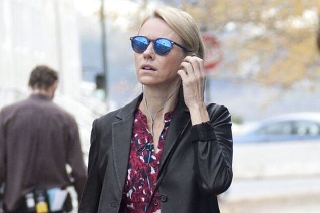 Наоми Уоттс в жутких розочках спасает Джейка Джилленхола