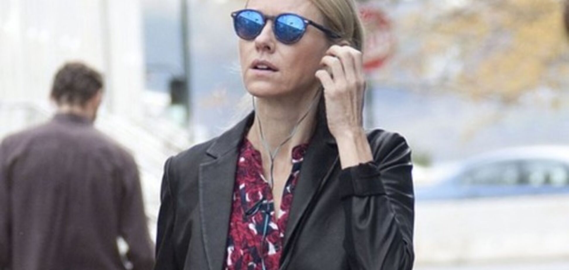 Наоми Уоттс в жутких розочках спасает Джейка Джилленхола