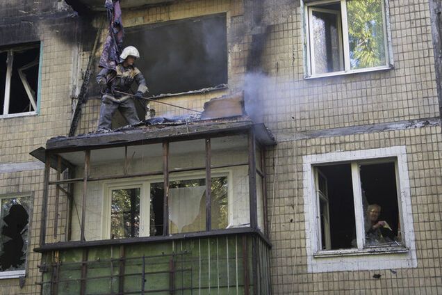 В ряде районов Донецка слышны выстрелы из тяжелых орудий