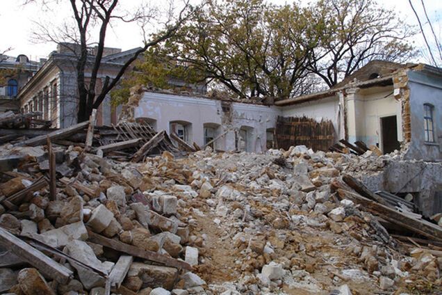 Оккупанты в Симферополе снесли дом, связанный с Пушкиным, ради элитного особняка