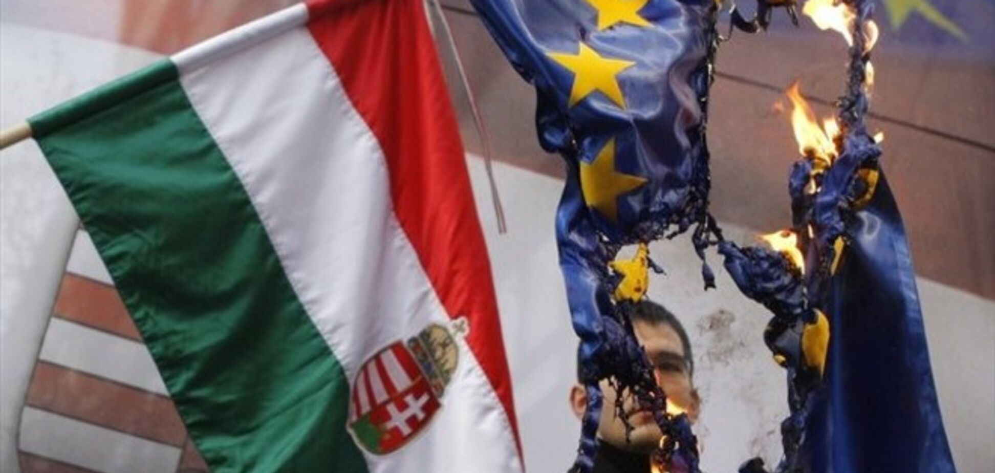 Венгрия пригрозила покинуть Евросоюз, если на нее не перестанут давить