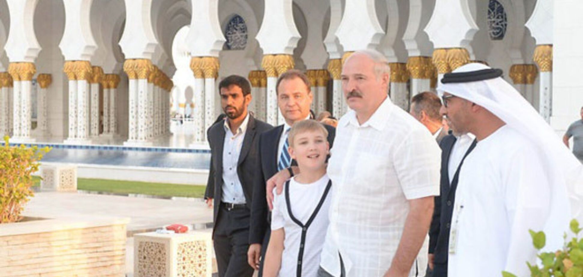 Лукашенко з молодшим сином Колею провели розкішні канікули в Абу-Дабі: опубліковано фото і відео