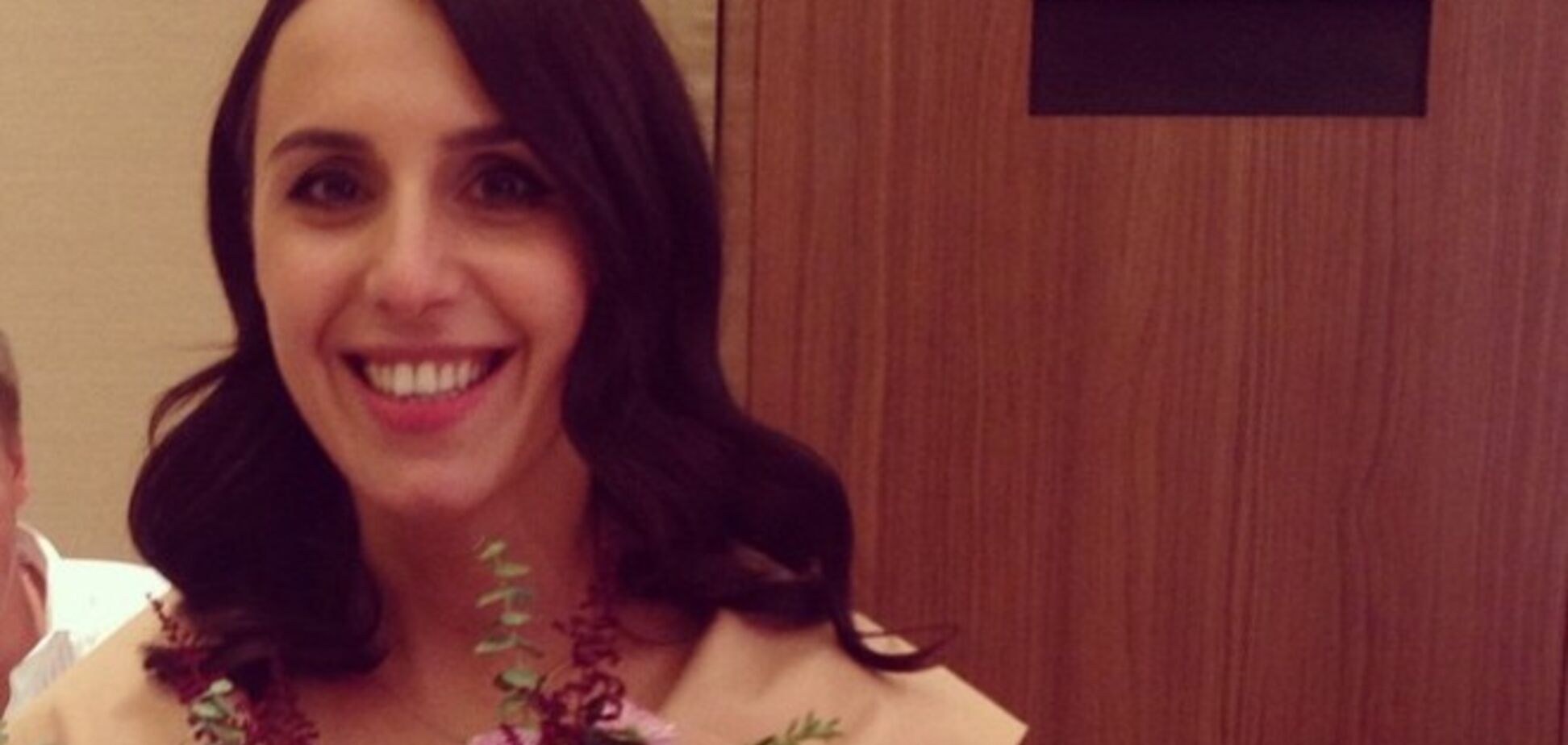 Джамала поймала букет невесты на свадьбе друга