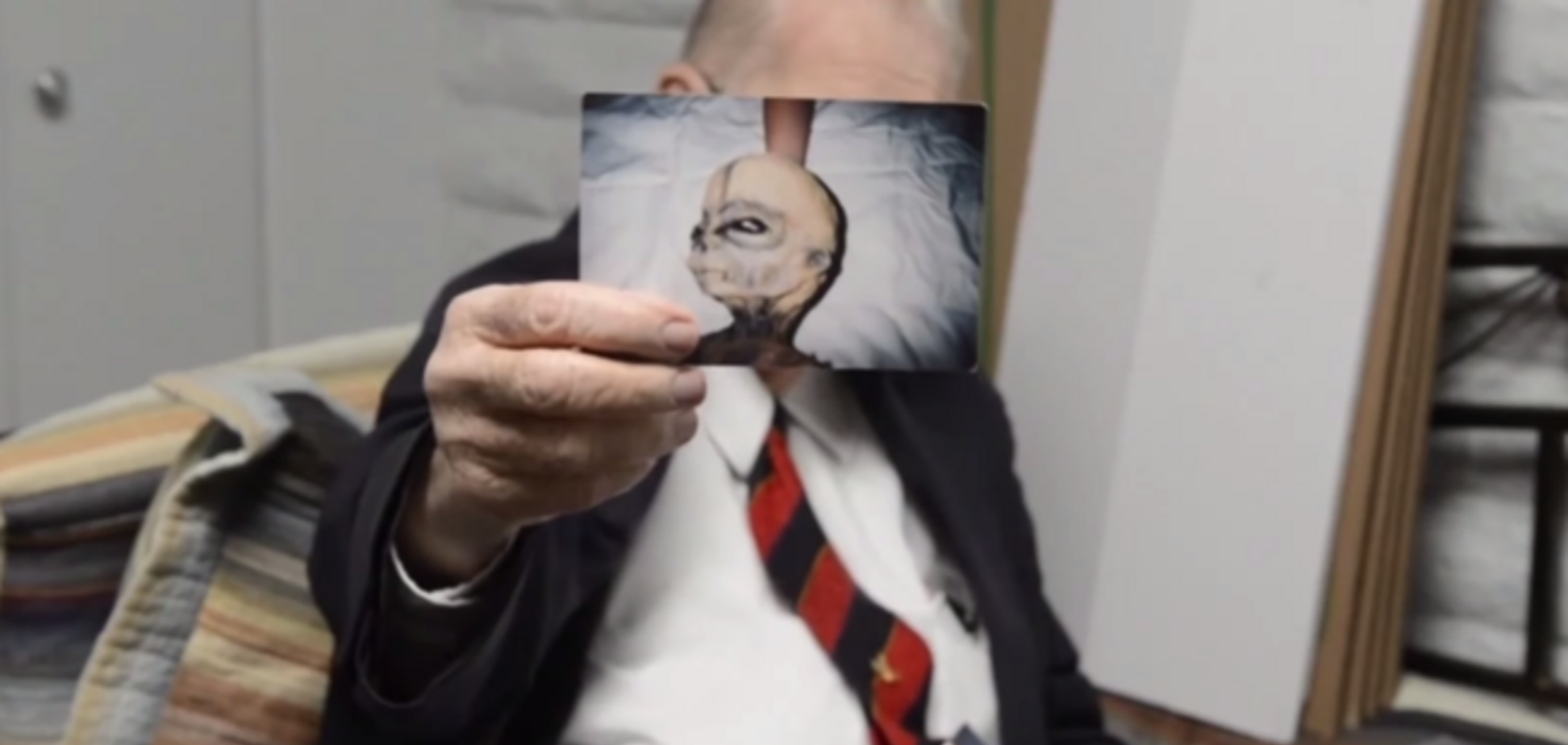 Сотрудник аэрокосмической корпорации перед смертью признался в существовании инопланетян и показал их фото