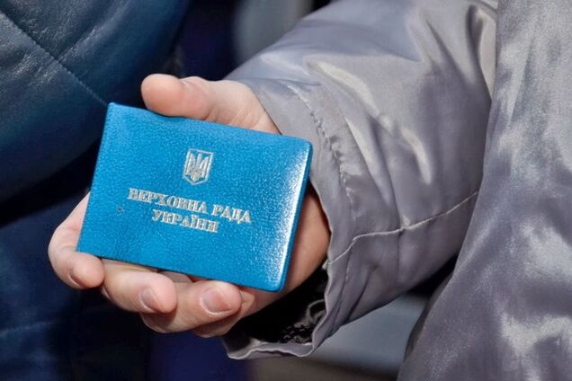 От безработных до олигархов: кто прошел в Раду по мажоритарке. Инфографика