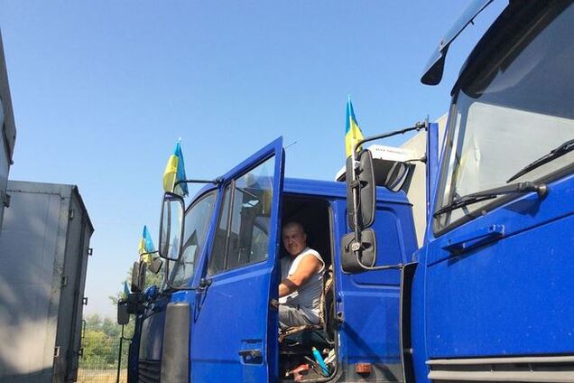 Германия отправит в Украину 100 грузовиков с гуманитарной помощью