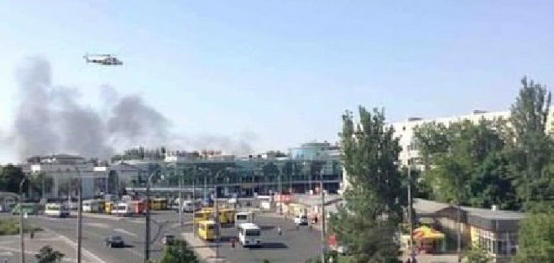 Донецк продолжают обстреливать из тяжелых орудий: разрушены 8 жилых домов