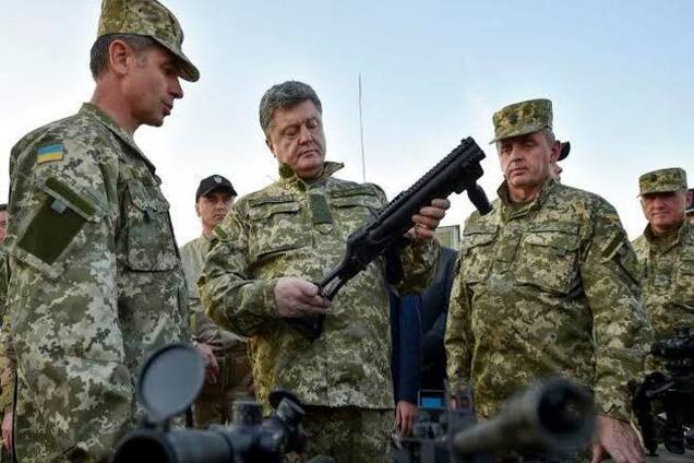 Порошенко заявил о прогрессе в строительстве линии обороны в зоне АТО