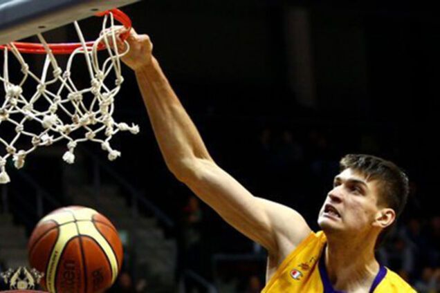 Самый высокий украинский баскетболист продолжит карьеру в Африке