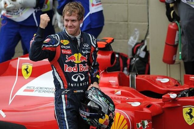 Четырехкратный чемпион Формулы-1 сенсационно сменил команду