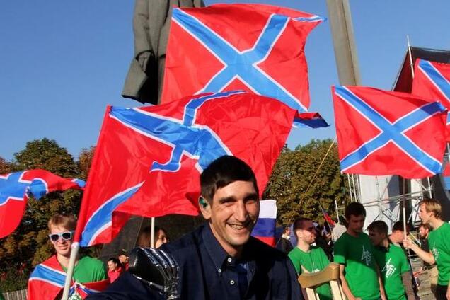 Террористы в Донецке устроили праздник в честь 'Новороссии': опубликованы фото и видео