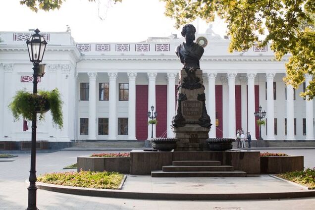 'Правый сектор' предупредил о провокации в Одессе: в городе могут снести памятник Пушкину