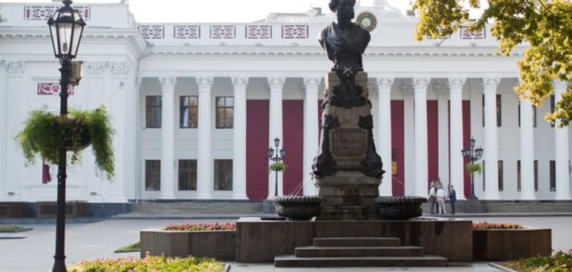 'Правый сектор' предупредил о провокации в Одессе: в городе могут снести памятник Пушкину