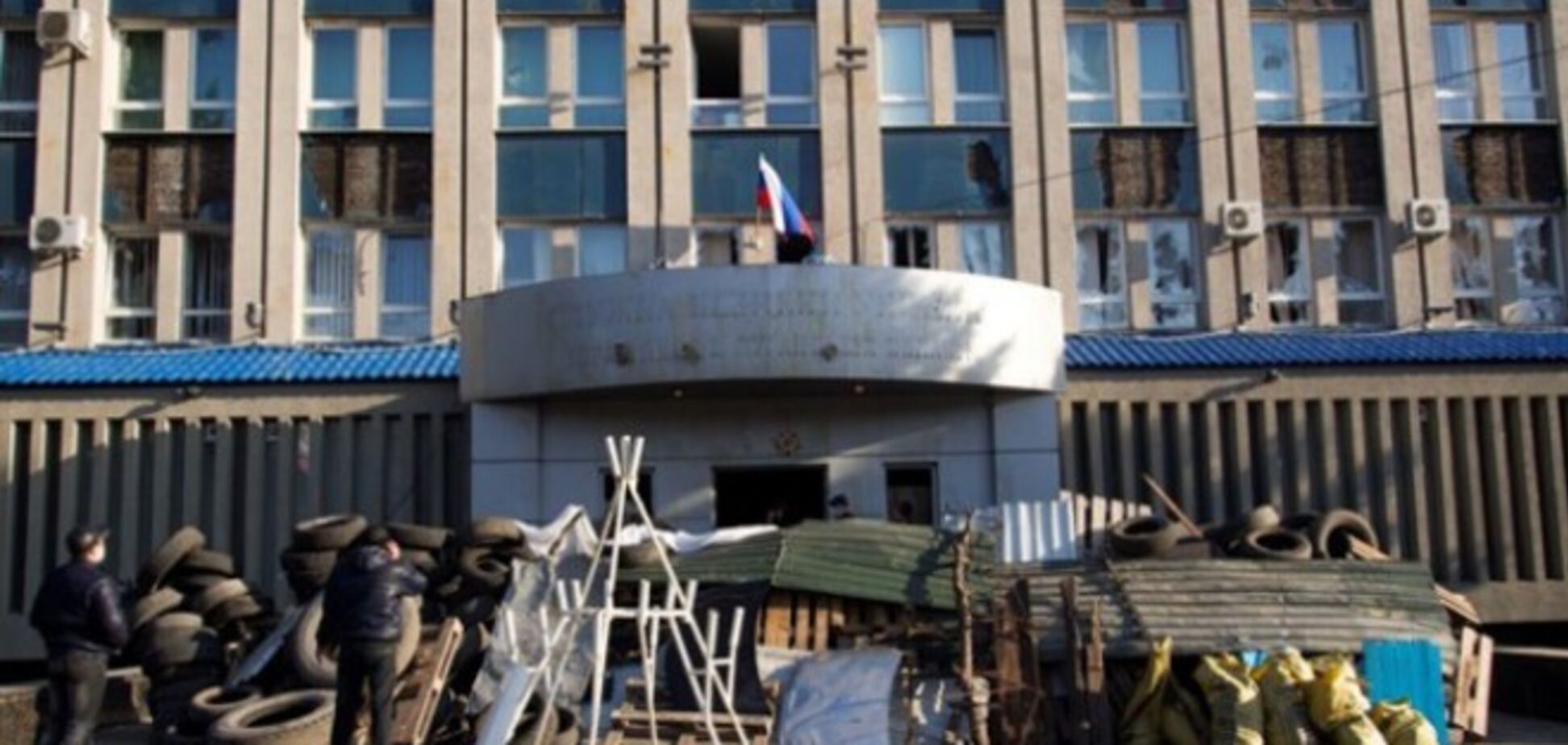 Боевики-кадыровцы вытеснили луганских 'ополченцев' из здания СБУ