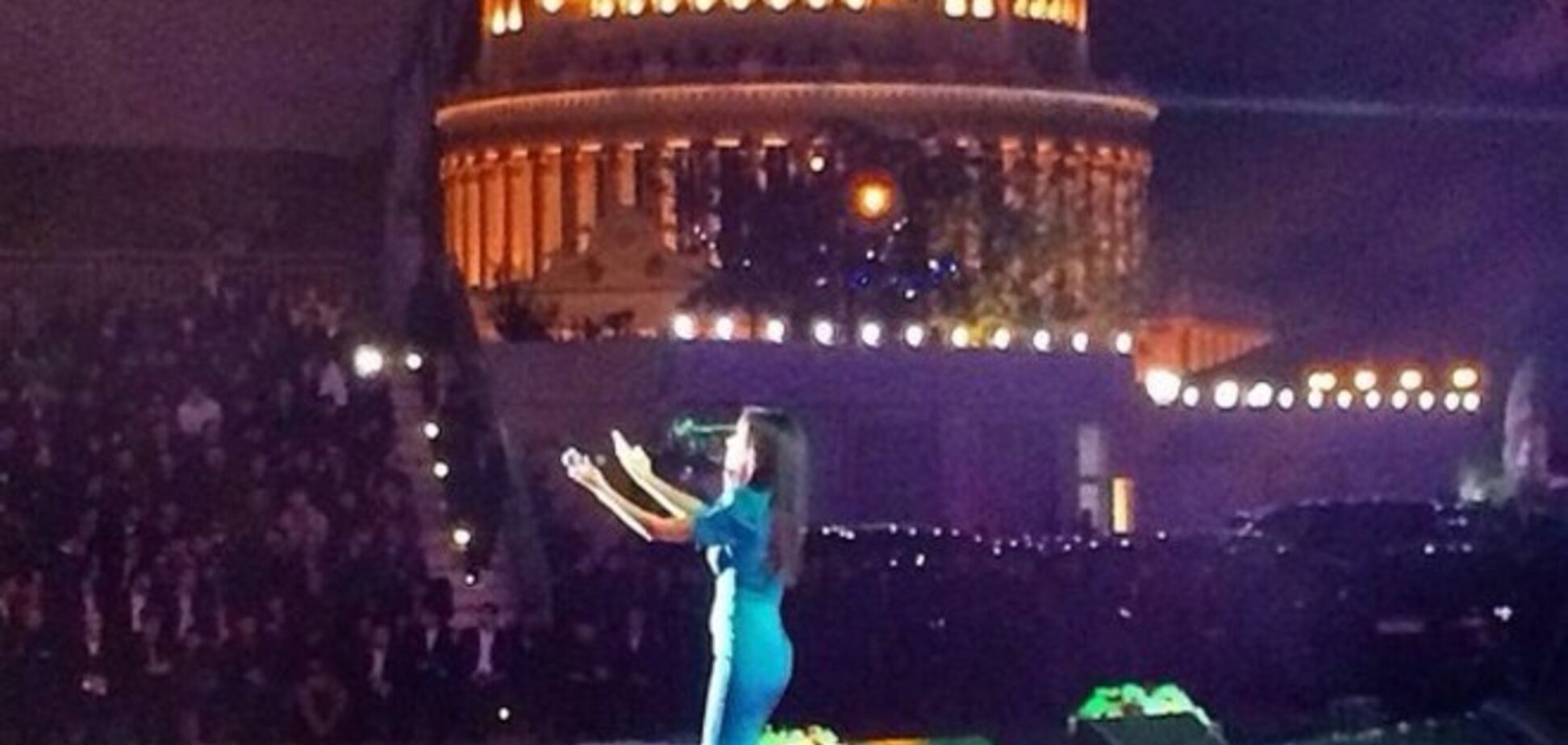 Кадыров выразил соболезнования близким погибших полицейских, но народные гуляния в Грозном не отменил