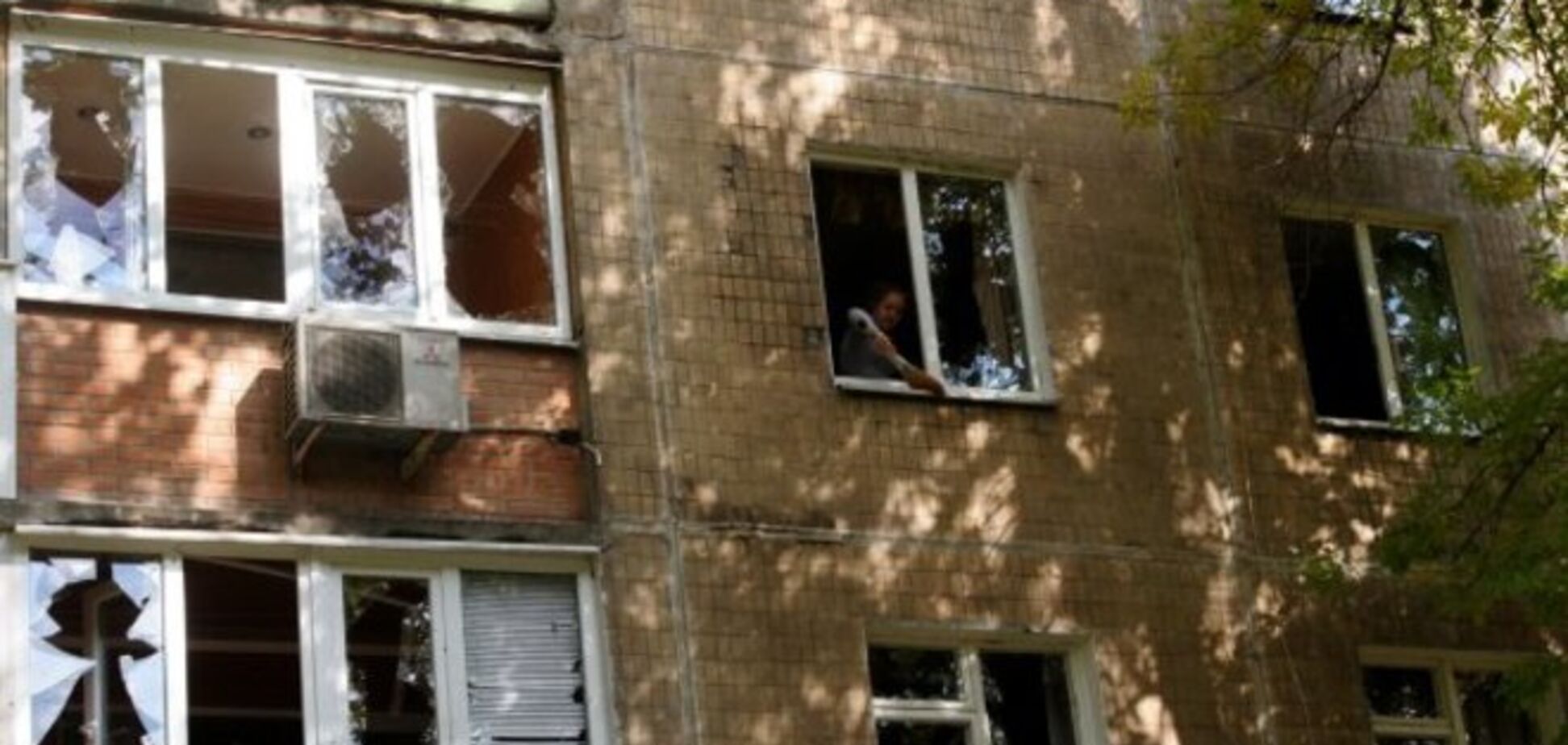 З'явилися фото Донецька після обстрілу 'Ураганом'