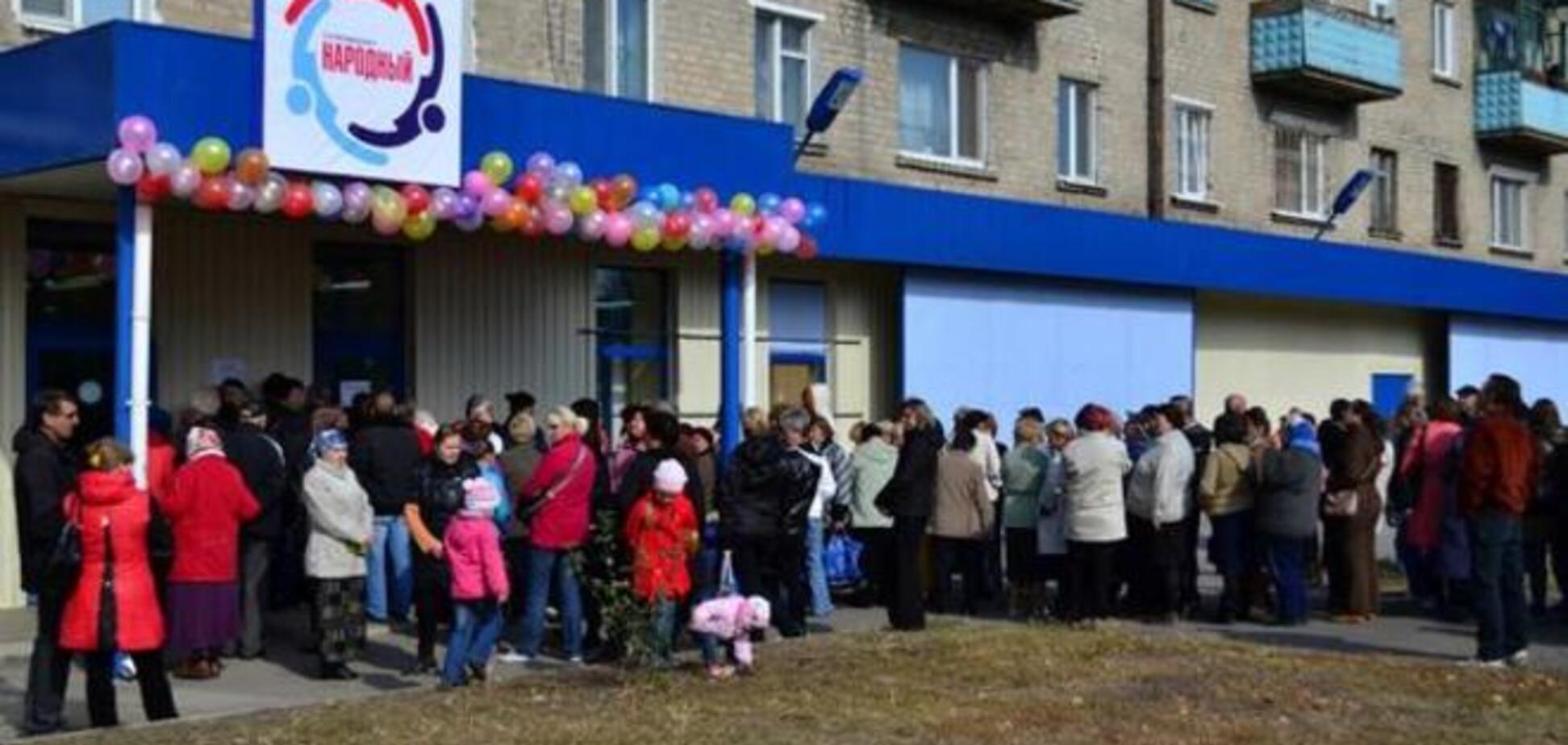 Боевики в захваченных луганских магазинах снимают 'кино' для российского ТВ